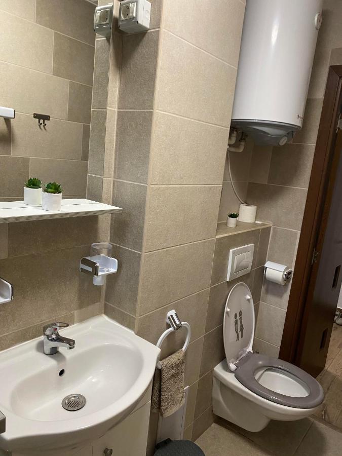 Appartamento Apartament Cristian Orşova Esterno foto